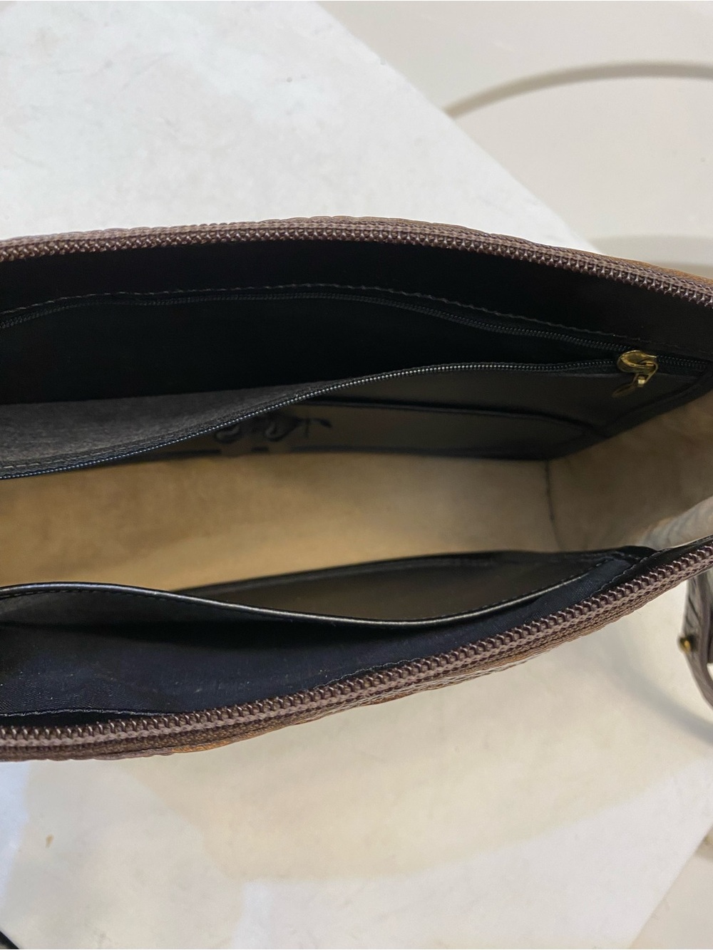 Vintage Brahmin All Leather Luxury Shoulders bag. Great condition clean interior - Picture 10 of 14